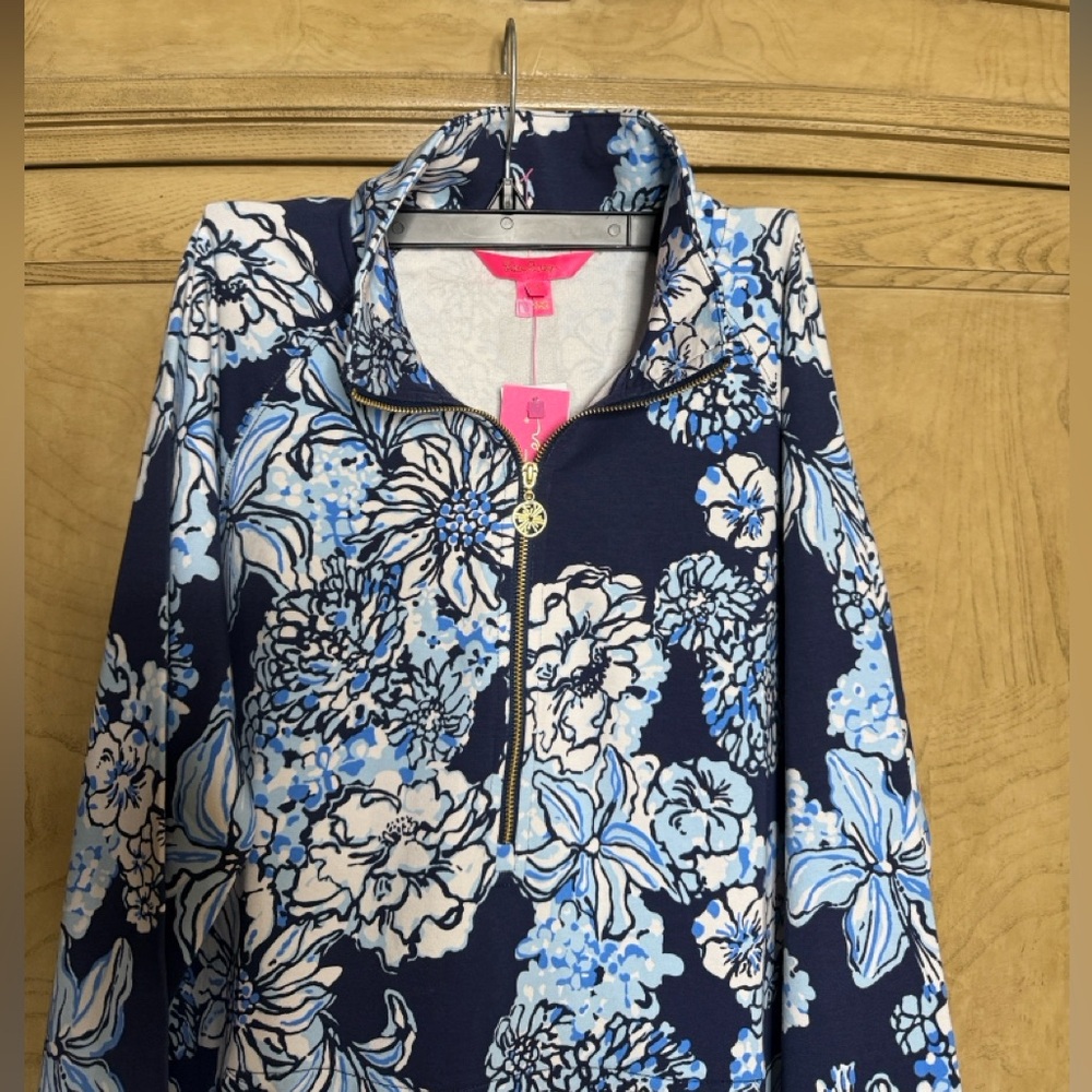 Lilly Pulitzer 🔥 UPF 50+ Skipper popover in low tide navy bouquet - Picture 4 of 6